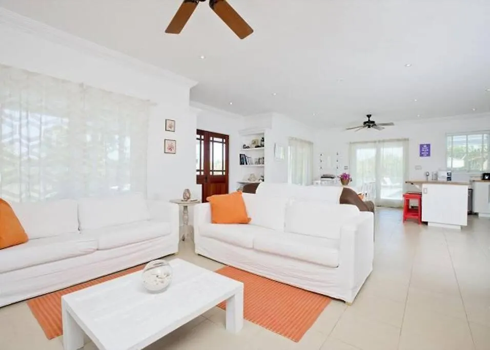 Caribbean Cliffside: Private Waterfront Retreat Villa Palmetto Point 0*,