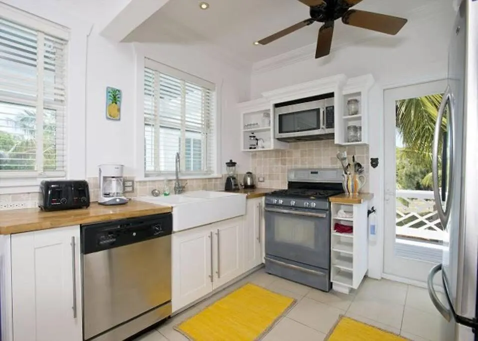 Caribbean Cliffside: Private Waterfront Retreat Villa Palmetto Point Bahamas